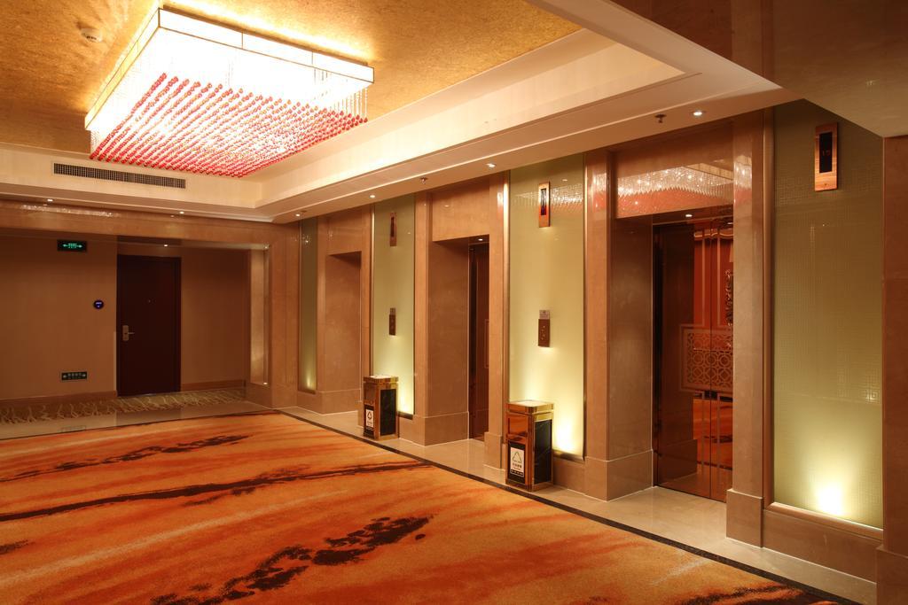 Beijing Wuhuan Hotel Екстериор снимка