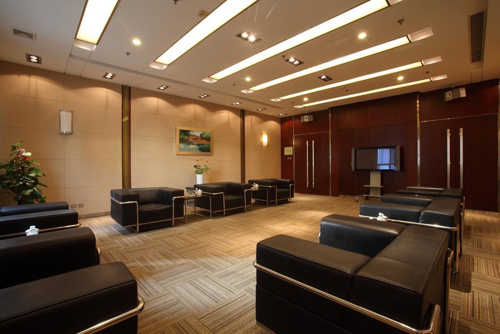 Beijing Wuhuan Hotel Екстериор снимка