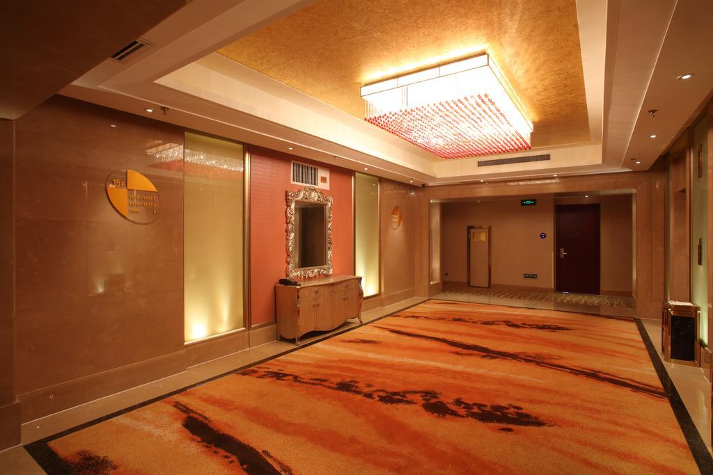 Beijing Wuhuan Hotel Екстериор снимка