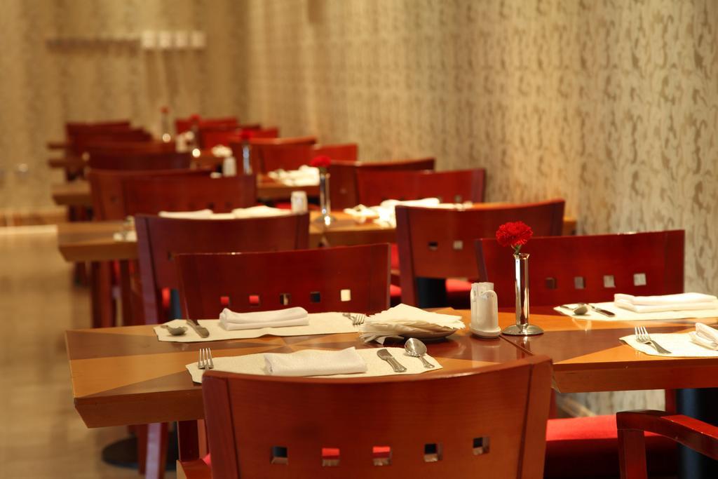 Beijing Wuhuan Hotel Екстериор снимка